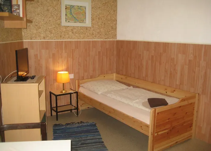 Happyhostel *